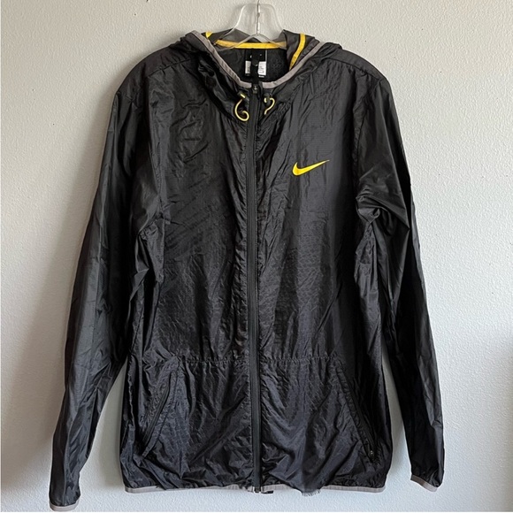 Nike Other - Nike Men’s Medium Black And Yellow Zip Up Windbreaker